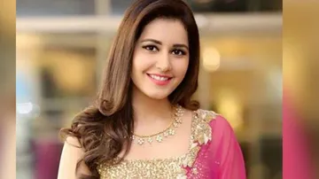 Raashi Khanna Slays In Steamy Pool Poses (See Pics)