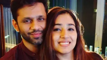 Bigg Boss 14's Rahul Vaidya Proposes GF Disha Parmar On Her Birthday; Inmates Support and Rejoice