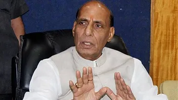 Rajnath assures TN govt of central help to deal with cyclone 'Gaja'