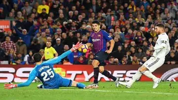 Suarez scores hat trick as Barcelona destroy Real Madrid