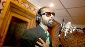 Rituraj renders 1st Odia film song, dedicates to Odisha fans