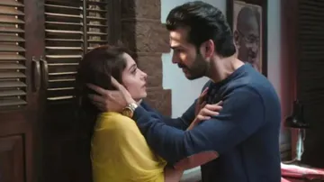 Kahaan Hum Kahaan Tum Update: Sonakshi Shocks Rohit