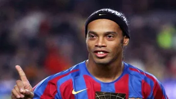 Lebanese president meets Brazilian footballer Ronaldinho