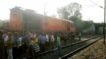 Bhubaneswar-Anand Vihar Express’ engine gets detached from bogies