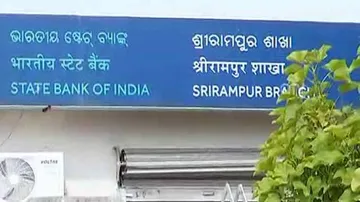 Miscreants in college uniform loot Rs 40 lakh from SBI in Balasore