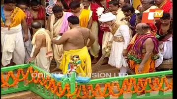 Rath Yatra: Gajapati performs Chhera Panhara