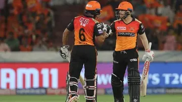 Warner signs off in style as SRH beat KXIP by 45 runs