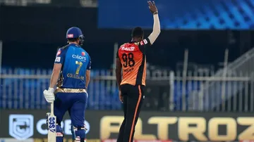 IPL 2020: SRH Restrict MI To 149/8, SunRisers Need 150 To Go Through The Playoffs