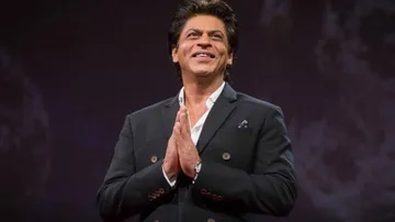 Shah Rukh Khan Turns 55: Bollywood Stars and Fans Are Celebrating It THIS Way
