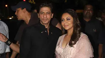 Shah Rukh Khan Sustains Burn Injuries At Bachchan Diwali Bash; Here's How It Happened