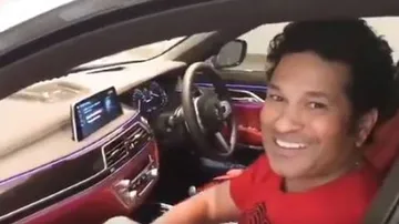 Sachin shares 'driverless' parking experience with 'Mr. India'