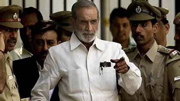 Supreme Court issues notice on Sajjan Kumar's plea