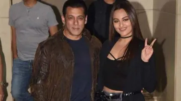 Sonakshi Sinha Does This Impossible With Salman Khan (Check)