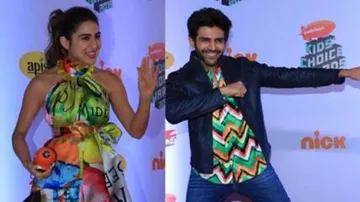 Kartik Aaryan And Sara Ali Khan Rock Awards Function With Splendid Dancing (Watch)