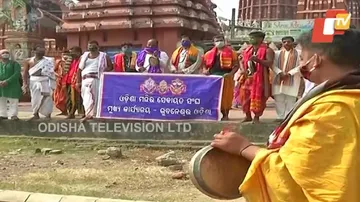 Priests Beat Gongs Again To Press For Temple Reopening