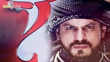 Shah Rukh Khan Kicks Off Shooting For Pathan; Ecstatic Fans Flood YRF Studios #Check Pics