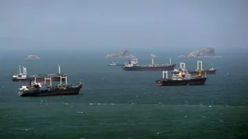 UN slaps port ban on ships violating N.Korea sanctions