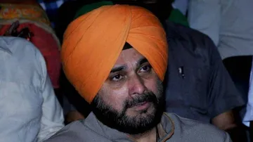 EC bars Sidhu from campaigning for 3 days