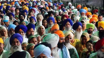 Pakistan To Issue 10,000 Visas To Sikh Pilgrims