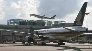 Mumbai-Singapore flight lands safely after bomb threat