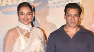 Sonakshi Sinha Mocks Dabangg Salman Khan Indirectly?
