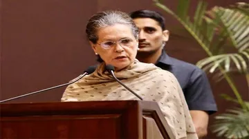 Sonia Gandhi appeals for calm in Delhi