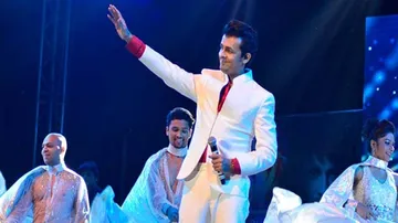 Bollywood Singer Sonu Nigam’s concert stage collapses