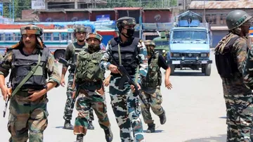 Youth run over dies, internet suspended in Srinagar, Badgam