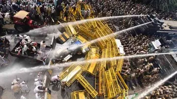 Farmers' protest turns violent; police use water canons, tear gas