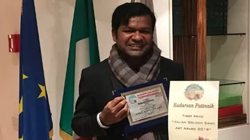 Sudarsan Pattnaik Receives Italian Sand Art Award