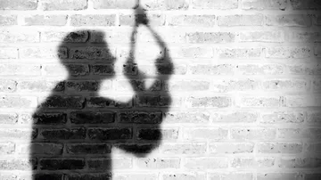 Tragic love story: Bhubaneswar youth hangs self with dupatta after break-up