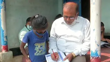 Ganjam Teachers Go Extra Mile To Teach Students Amid Covid-19 Pandemic