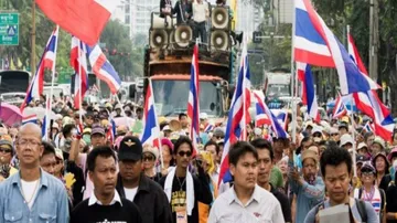 Beleaguered Thai govt issues ultimatum to protesters