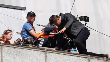 Tom Cruise injured in 'Mission Impossible 6' stunt