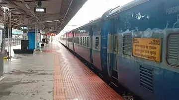Big Announcement For Railway Passengers Ahead Of Festive Season, Avail Facilities Till New Year