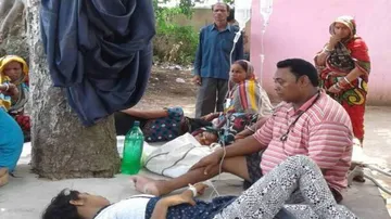 Treatment under tree: Pharmacist made scapegoat in Kendrapara