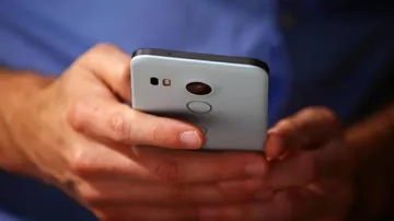 Users are being tracked on smartphones despite disabled feature: Google