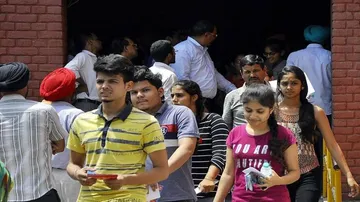 IIT Recruitment 2019: Huge Vacancy For Junior Assistant, Executive Engineer & More Posts