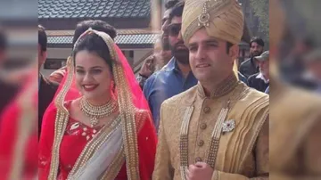 UPSC 2015 Toppers Couple Tina Dabi And Athar Amir Files For Divorce