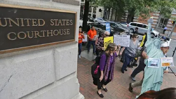 US court to hear case against Trump's travel ban