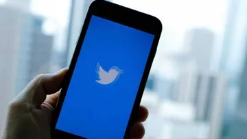 Twitter Suffers Partial Outage, Users Unable To Send DMs