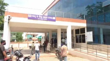 COVID-19 Scare: Pregnant Woman 'Denied Treatment,' Delivers Baby At Bus Stand In Odisha