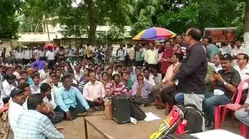 Agitating Odisha teachers threaten to intensify stir