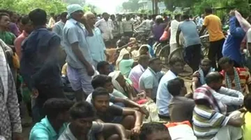 Fertiliser shortage in Odisha sparks tension; farmers stage protest