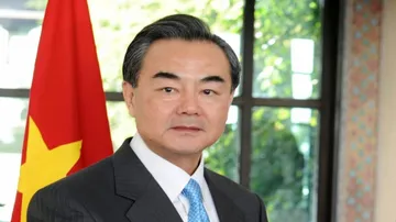 China calls for Japan's joint efforts to advance ties