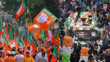 EC Bans Roadshows, Vehicle Rallies In WB; Restricts Public Meets To Max 500 People