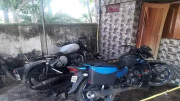 Kendrapara: 3 Motorcycles Set Ablaze By Miscreants, Past Enmity Suspected