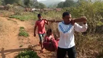Deja Vu Moment! Pregnant Woman again Carried on a Sling in Odisha