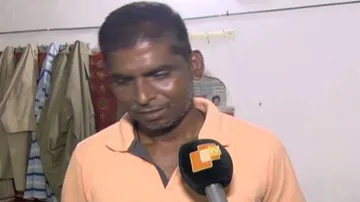 Excise constable found bargaining with drug dealers inside office
