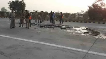 8 dead, 24 injured in Yamuna Expressway accident